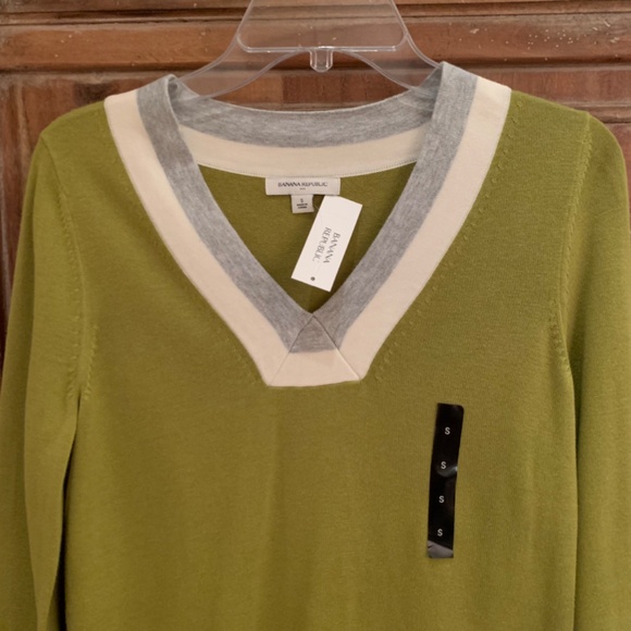 Banana Republic Cotton Blend V-Neck Sweater Size Small - Picture 2 of 8
